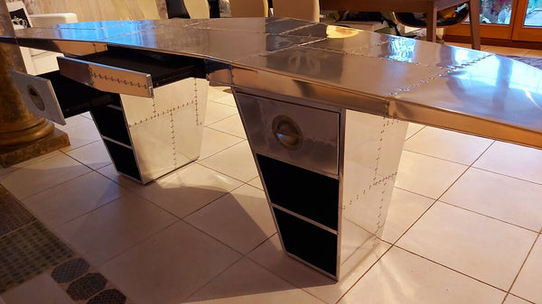 VIP desk fighter wing